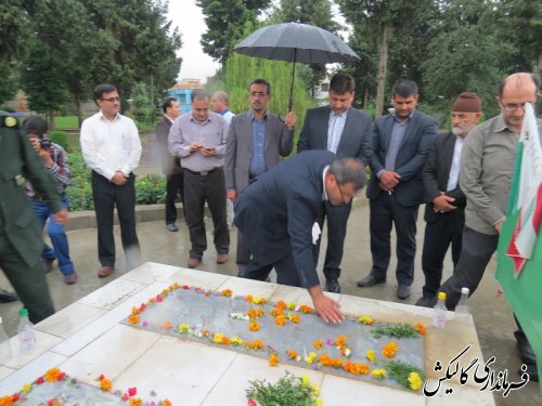 غبار روبی و عطر افشانی گلزار شهدای گمنام به مناسبت هفته دولت