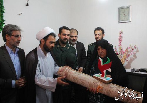 اهدا تندیس اجلاسیه 4 هزار شهید استان گلستان به خانواده شهدا در گالیکش آغاز شد 