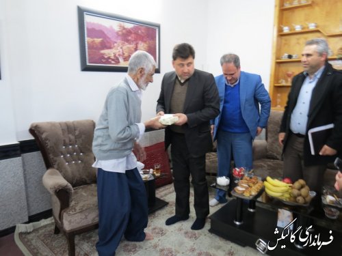 دیدار فرماندار و مسئولین شهرستان گالیکش با خانواده شهید صدیقی عطار