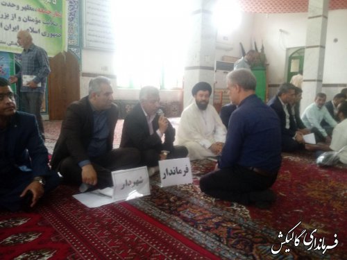 میز خدمت مسئولین در مسجد جامع گالیکش برگزار شد