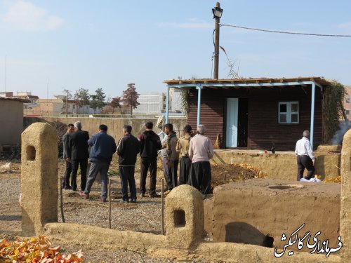 بازدید فرماندار گالیکش از مراحل آماده‌سازی کلبه روستایی شهرستان در جشنواره اقوام گنبد کاووس