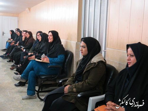 نقش زنان در ادوار مختلف انقلاب اسلامی غیرقابل انکار است