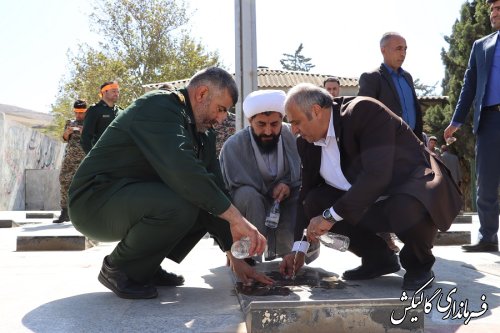 همزمان با آغاز هفته دفاع مقدس گلزار شهدای گالیکش غبارروبی و عطرافشانی شد