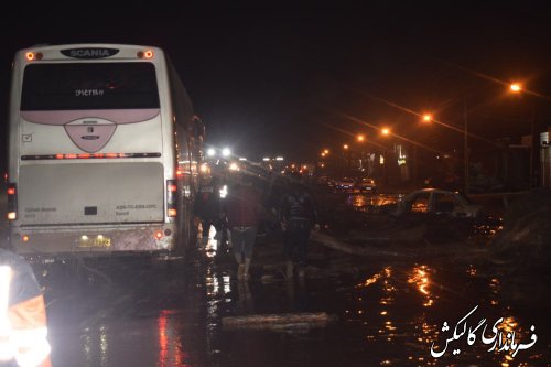 اقدام شجاعانه ماموران راهدری برای نجات جان ۲۵ نفر از سرنشینان اتوبوس مازندران-مشهد در سیل گالیکش