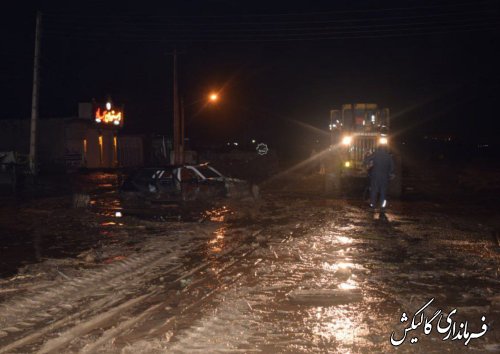 اقدام شجاعانه ماموران راهدری برای نجات جان ۲۵ نفر از سرنشینان اتوبوس مازندران-مشهد در سیل گالیکش