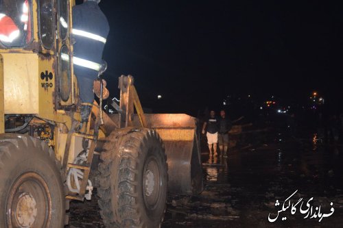 اقدام شجاعانه ماموران راهدری برای نجات جان ۲۵ نفر از سرنشینان اتوبوس مازندران-مشهد در سیل گالیکش