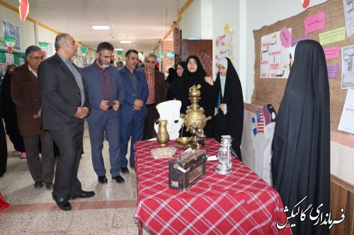 نمایشگاه فرهنگی «مدرسه انقلاب» در گالیکش برگزار شد