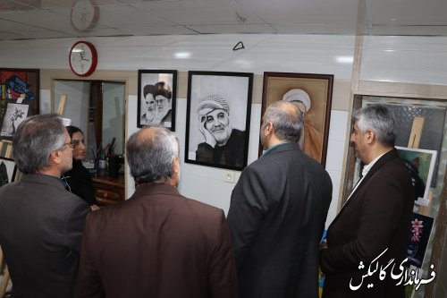 بازدید فرماندار گالیکش و هیات همراه از دومین نمایشگاه نقاشی آموزشگاه هنرهای تجسمی شکوفا